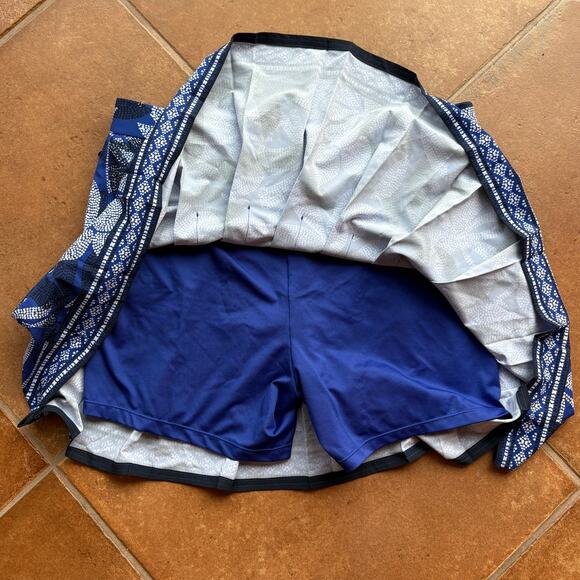 Chico's Zynergy Athletic Skort w Zip Pockets, Pleats, Floral Print NWT size 14 - Picture 5 of 6